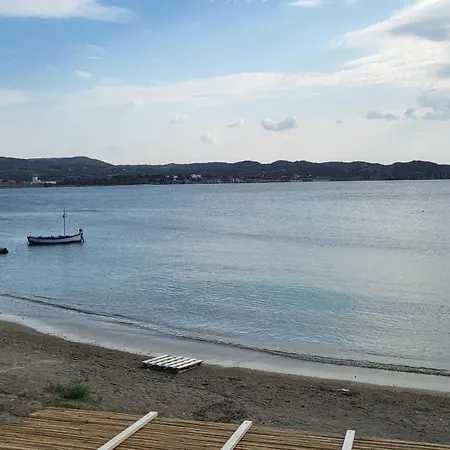 Greelax Beachfront House Zefiría