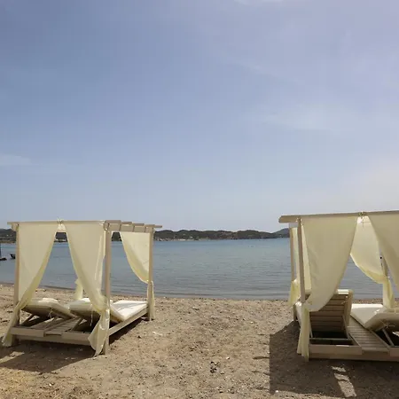 Greelax Beachfront House Апартаменты *