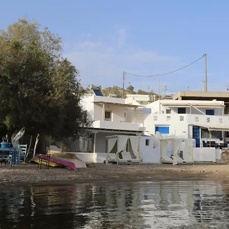 Greelax Beachfront House Апартаменты Zefiria